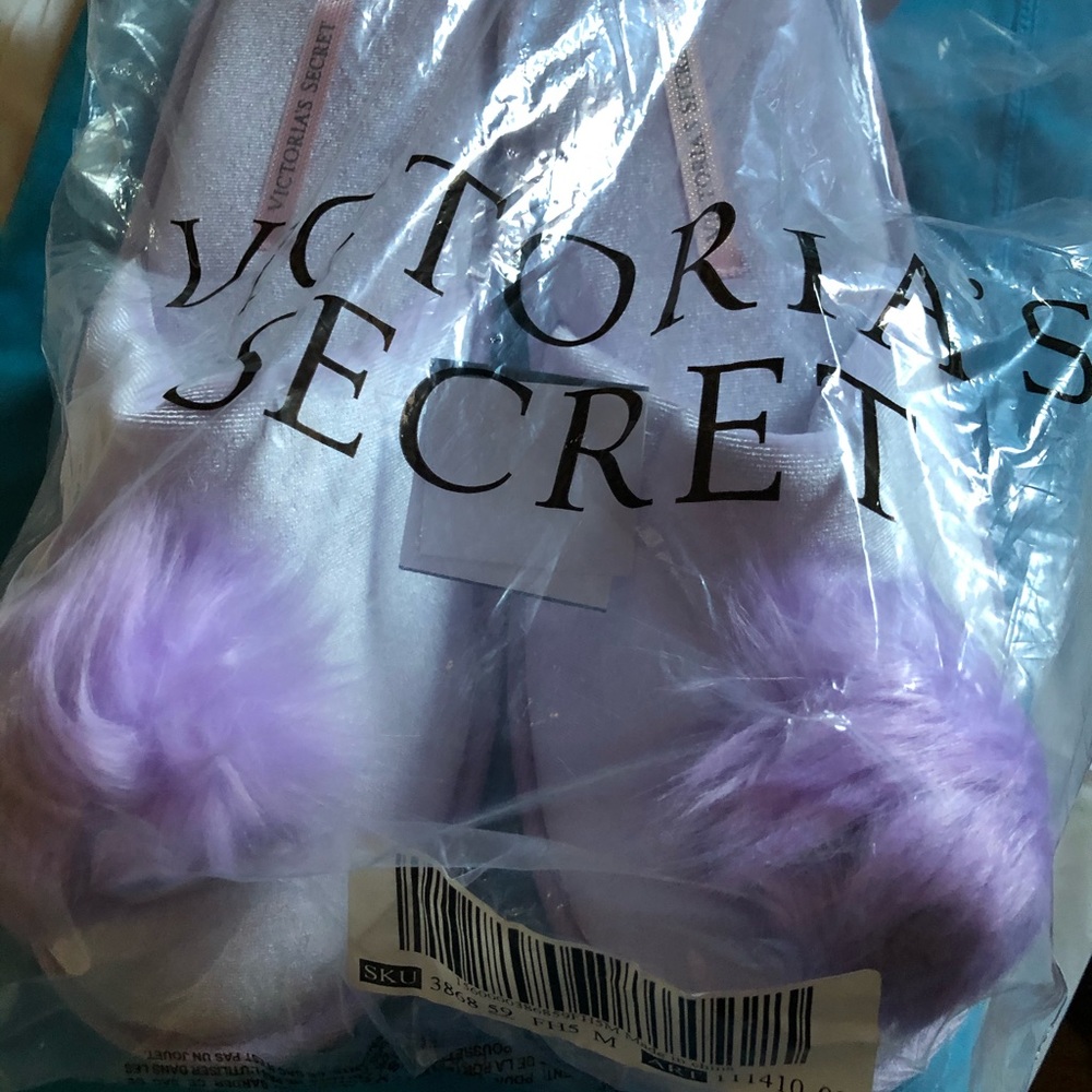VS slippers